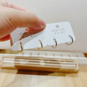 Elegant Simple Style Fashionable French Versatile Light Luxury Ins Lady Glossy Board Earrings Sweet Cold Tone All Matchable