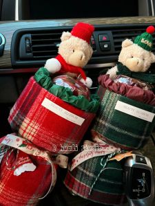 New Arrival Christmas British Checked Cloth Classic Style Bouquet Cloth Christmas Eve Fruit Bouquet Cloth Packaging Bag DIY Handmade Flower Shop