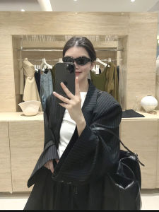 สไตล์เกาหลี ฤดูใบไม้ร่วง Elegance Vertical ลายทาง ชิค ชุด ผู้หญิง แขนยาว ชุดสูท ชุดสองชิ้น ไหล่กว้าง กางเกงขายาว