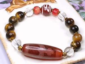Tibetan Tibetan Dzi Beads Red Aquarius Dzi With God Of Wealth Dzi Beads 藏传老矿至纯红肉宝瓶天珠配财神天珠 37.8x13.5mm