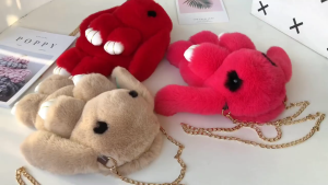 EERSHENSHI  กระเป๋าหญิงกระเป๋าสะพายไหล่หญิงกระเป๋าสะพายข้างผ้ากำมะหยี่ INS ที่นิยมในโลกออนไลน์กระเป๋าตุ๊กตากระต่ายน่ารักสำหรับเด็ก