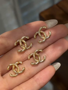 Queensun 10k Gold Lab Diamond Twist Pavé Stud Earrings Double C Style Earrings Luxury Inspired Earrings Elegant Everyday Studs Sparkling Fashion Earrings Office Wear Jewelry Minimalist Luxury Earrings Women’s Statement Earrings