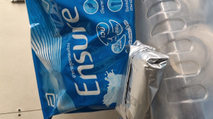 เอนชัวร์ ensure กลิ่นวนิลา ชนิดถุงเติม แบ่งขาย ขนาด400 กรัม x จำนวน1 ถุง (ซื้อ4 ถุงแถมช้อนตวง)