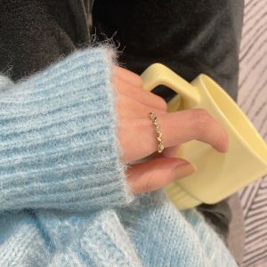 แหวนเพชรสไตล์เกาหลีสำหรับผู้หญิง แหวนนิ้วชี้ดีไซน์เรียบง่าย เครื่องประดับมืออเนกประสงค์ที่เป็นเทรนด์ใหม่