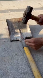 Máy đóng đinh bê tông thế hệ mới 2023 bộ dập lửa đá kèm theo 50 chiếc đinh.