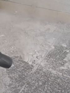 เครื่องเป่าลมไร้สายพร้อมจอ LCD ปรับความเร็วได้ พร้อมฟังก์ชันความร้อนเร็ว หัวลม 70 มม. และฟังก์ชันความร้อนสูง