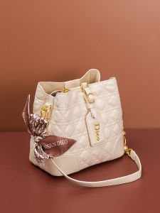 Elegant Womens Crossbody Bucket Bag Luxury Leather Handbag Chic Shoulder Tote Soft Fabric Interior Card Holder Zipper Closure