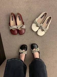 Giày Một Lớp Múa Ba Lê Cổ Điển Mũi Tròn Miệng Nông Kiểu Pháp Giày Hạt Đậu Phong Cách Buổi Tối Nhẹ Nhàng Kiểu Pháp Mẫu Mới Cho Nữ