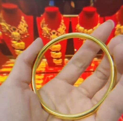 18k Gold Plated Bracelet Stainless Titanium Bracelet Plain Design Glossy Simple Elegant For Women