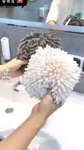 Khăn lau tay san hô siêu thấm nước có móc treo tiện dụng