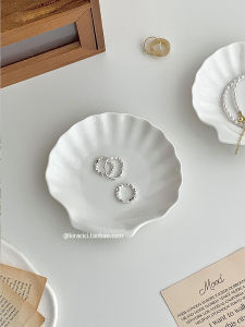 INS Style White Ceramic Shell Dish Hallway Key Storage Tray Jewelry Display Rack Aromatherapy Candle Tray Ornaments