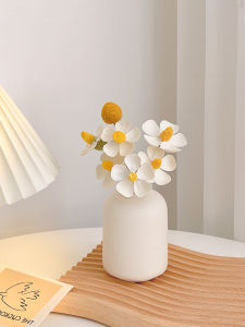 Air-Dried Bouquet & White Vase: Transform Your Living Room & Bedroom
