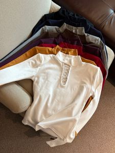 GUZILIAN | เสื้อยืดคอกลมแขนยาวถักหนาสำหรับผู้หญิง ทรงเข้ารูป ดีไซน์เก๋ไก๋ ระบายอากาศได้ดี ฤดูใบไม้ร่วง/ฤดูหนาว เสื้อเชิ้ตชั้นในสไตล์เกาหลี