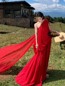 Elegant Desert to Island Travel Outfit Drifting Shoulder Red Dress Island Beauty Beach Long Dress Morning Robe Ceremony Dress