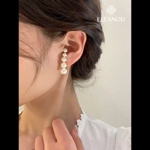 Bông tai nữ chuôi bạc 925 Eleanor Accessories khuyên tai viền cong đính ngọc trai nhân tạo phụ kiện trang sức 5494