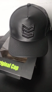 Topi Distro Hitam Bordir Timbul – Faux Leather Premium | Topi Pria Wanita Street Style Keren