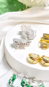 Glamour Graces Anting Clip Bahan Titanium Model Kepang Warna Hijau & Silver