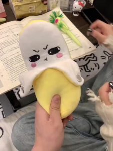 Chuối Bông Cảm Biến Phát Nhạc – Đồ Chơi Hình Quả Chuối Ngộ Nghĩnh Phát Nhạc Vui Nhộn