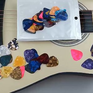 Triangle  Guitar Picks 1.0 0.75 0.5 mm Thickness in PC + ABS Material Antislip Style Picks