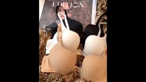 Áo lót nữ GOMTAT chất su mát thiết kế dáng xoài xẻ sâu có gọng dẻo tạo khe và nâng đẩy vòng 1 chống xệ - SA-7K