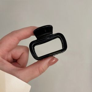 Medium Size Tortoiseshell Hair Clip Geometric Hollow out Design Womens Stylish Acetate Hair Grips Fashionable Hair Accessories