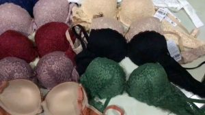 Áo Ngực Ren Chính Hãng Boya BY081 Mút Vừa Hai Móc Có Gọng MarketOnline