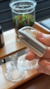 เครื่องเพิ่มความชื้นแบบอัลตราซาวนด์ USB เครื่องฟอกอากาศในบ้านขนาดเล็กในรถยนต์ เครื่องพ่นหมอกอโรม่าพร้อมโคมไฟ LED สุดโรแมนติก เครื่องเพิ่มความชื้นแบบพกพา