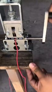 Máy Tuốt Dây Điện Tự Động Đa Năng - Kim Loại Chuyên Dụng Cho Điện Tử Bền Bỉ