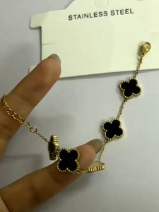 Gelang Tangan Titanium Wanita Bunga Semanggi Terbaru Gelang Tangan Titanium Anti Karat Tidak Luntur