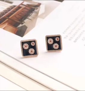 13th Ave S925 Needle Geometric Square Vintage Daisy Earrings | S925银针复古几何方形小雏菊花滴油耳钉