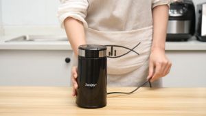 SONIFER Coffee Grinder Electric Penggiling Biji Kopi / Kacang / Bumbu SF-3526