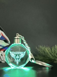 YAMAHA Aerox พวงกุญแจไฟ LED พวงกุญแจปรับแต่งคริสตัล7สีสำหรับรถจักรยานยนต์พวงกุญแจส่วนบุคคลป้องกันการสูญหายอุปกรณ์ประดับตกแต่งสำหรับ AEROX 155 V3 V2