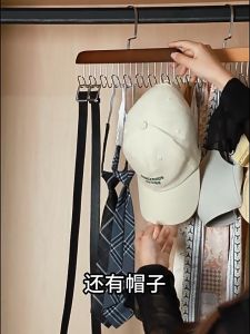 (โปรพิเศษ 3 แถม 3) ไม้แขวนเสื้อ 8 ตะขอ ไม้เนื้อแข็งทนทาน แขวนหมวก/ชุดชั้นใน/เข็มขัด