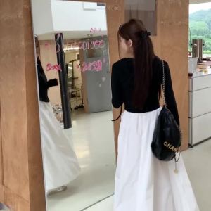 Chân Váy Midi Dáng A Cạp Cao Dành Cho Nữ Thu 2026 Màu Trơn Phong Cách Thể Thao Mặc Thường Ngày Kiểu Dáng Xòe Thích Hợp Cho Công Sở