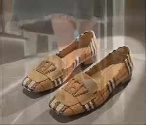 Giày Lười Kẻ Caro Nữ Màu Kaki/đen Kẻ Sọc Giày Gót Thấp Có Khóa Kim Loại Phong Cách Công Sở OL Giày Công Sở Thanh Lịch Giày Đế Vuông DOrsay