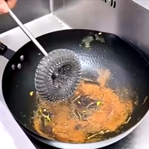 long handle washing cleaning brush household large steel wire ball with handle decontamination brush长柄洗锅刷清洁刷子家用钢丝球带手柄去污刷