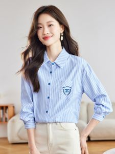 เสื้อเชิ้ตคอโปโลสีน้ำเงินลายทางแขนยาว ทรงหลวม สำหรับผู้หญิง ฤดูใบไม้ร่วง 2025 จีนแผ่นดินใหญ่ แฟชั่นสตรี