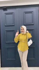 Kemeja Blouse Atasan Wanita Model Melda Polos Motif Belt Sabuk Rantai Lengan Panjang Bahan Crinkle Airflow