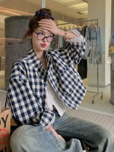 เสื้อแจ็คเก็ตสั้นคอตั้งลายสก็อตสไตล์ย้อนยุคสำหรับผู้หญิง ฤดูใบไม้ร่วง 2025 ทรงหลวม ลำลอง หลากหลายสไตล์ ขนาดเล็ก เสื้อตัวบน