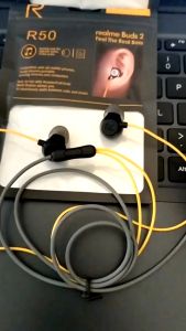 Hf Headset Realme R50 + Mic / Headsfeee Realme Pack Press Import