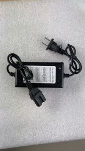 สายชาร์จแบต ที่ชาร์จแบต 1.0 แอมป์ สำหรับเครื่องพ่นยาประเภทแบตเตอรี่ รุ่น ชนิดหัวเหลี่ยม 3 รู adepter