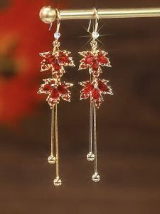 Red Maple Leaf Earrings Female 2023 New Arrival Tide Fancy Long Tassel Retro Accessible Luxury Design Earrings