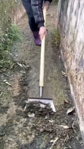 Multifunctional วัชพืชทําความสะอาดพลั่วใบเลื่อยใบมีดเหล็ก Weeding Deicing ลบฟาร์ม Manure Shovel สําหรับสวนวัชพืชและ MOSS