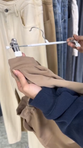 ไม้แขวนเสื้อ ไม้แขวนเสื้อสแตนเลส ราวแขวนกางเกง พร้อมคลิปหนีบ มี 7สีให้เลือก เรียบง่ายและสวยงาม เหมาะกับเสื้อผ้าทุกประเภท