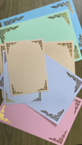 กระดาษเกียรติบัตร ใบประกาศนียบัตร วุฒิบัตร มีลายปั๊มสีทอง กระดาษหนา 180 แกรม ขนาดA4 A5 มีกลิ่นหอม หลากหลายสี YC