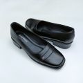 Sepatu Pantofel Wanita Hak 3 cm Kulit size 36 sampai 43. 