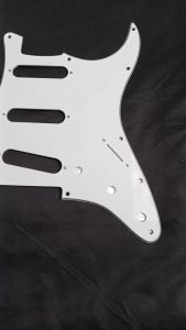 Pickguard Pelindung Body Gitar Stratocaster White 11H S-S-S 3Ply