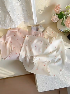 Celana Dalam Wanita Seamless Motif Strawberry CD Lembut Tanpa Jahitan Anti Nyeplak Celana Dalam Anti Gerah Semi Transparan PST