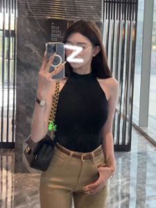 PEIXI | Slimming Sleeveless Black Halter Top