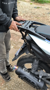 Aerox V3 Rm Rack Top Box Bracket